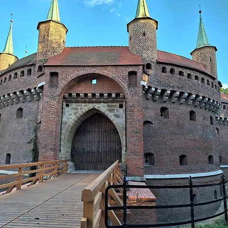 With Entresol Old Town